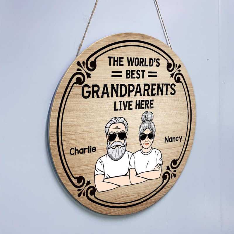 The World‘s Best Grandparents Live Here Personalized Door Hanger Sign
